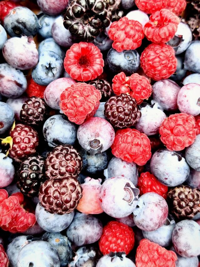 How to Wash Berries for Best Results
